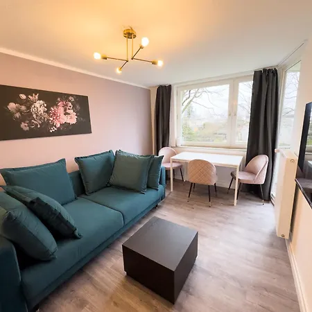 Messewohnung Fuer 4 Gaeste Mit Kostenlosem Parkplatz Hannover Exterior photo