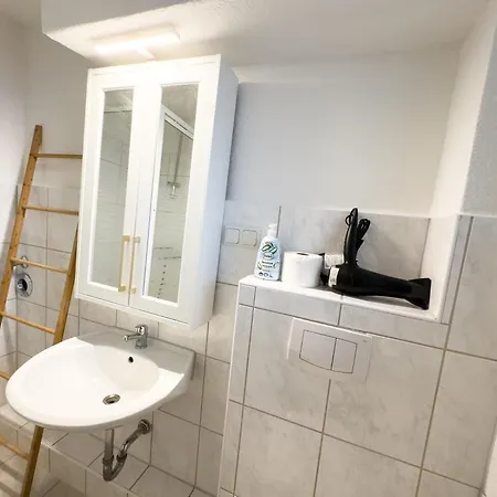 Messewohnung Fuer 4 Gaeste Mit Kostenlosem Parkplatz Hannover Exterior photo