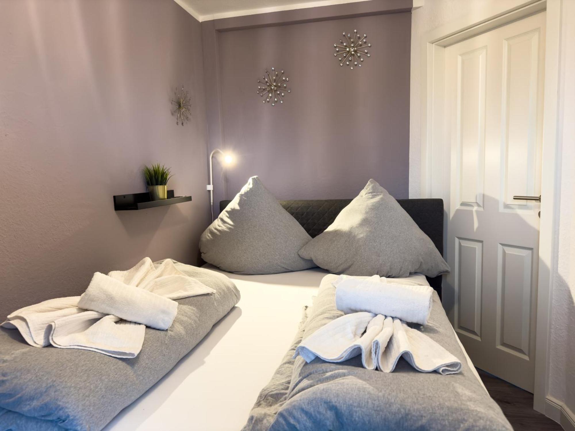 Apartment Messewohnung Fuer 4 Gaeste Mit Kostenlosem Parkplatz *