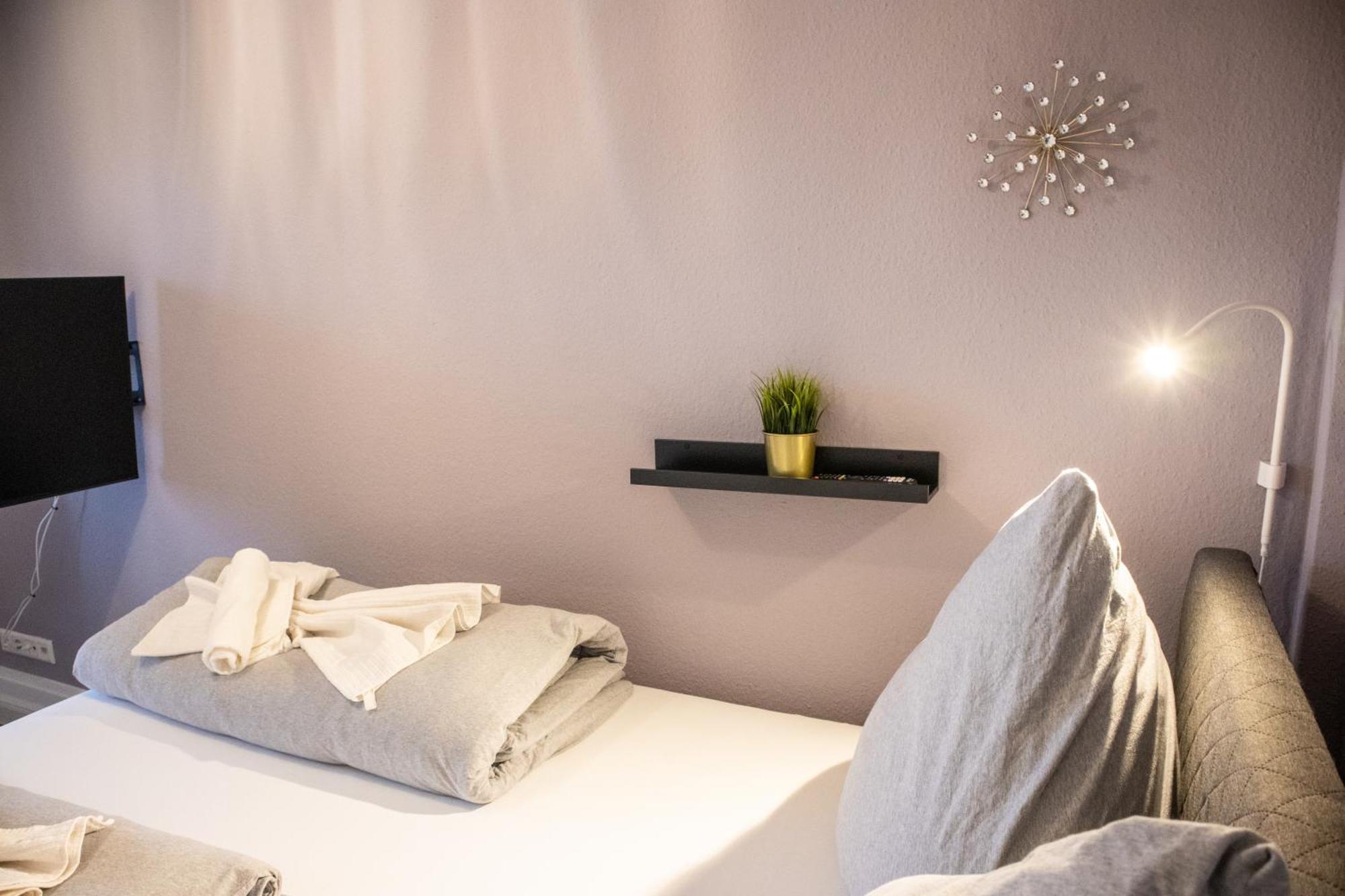 Apartment Messewohnung Fuer 4 Gaeste Mit Kostenlosem Parkplatz Hannover