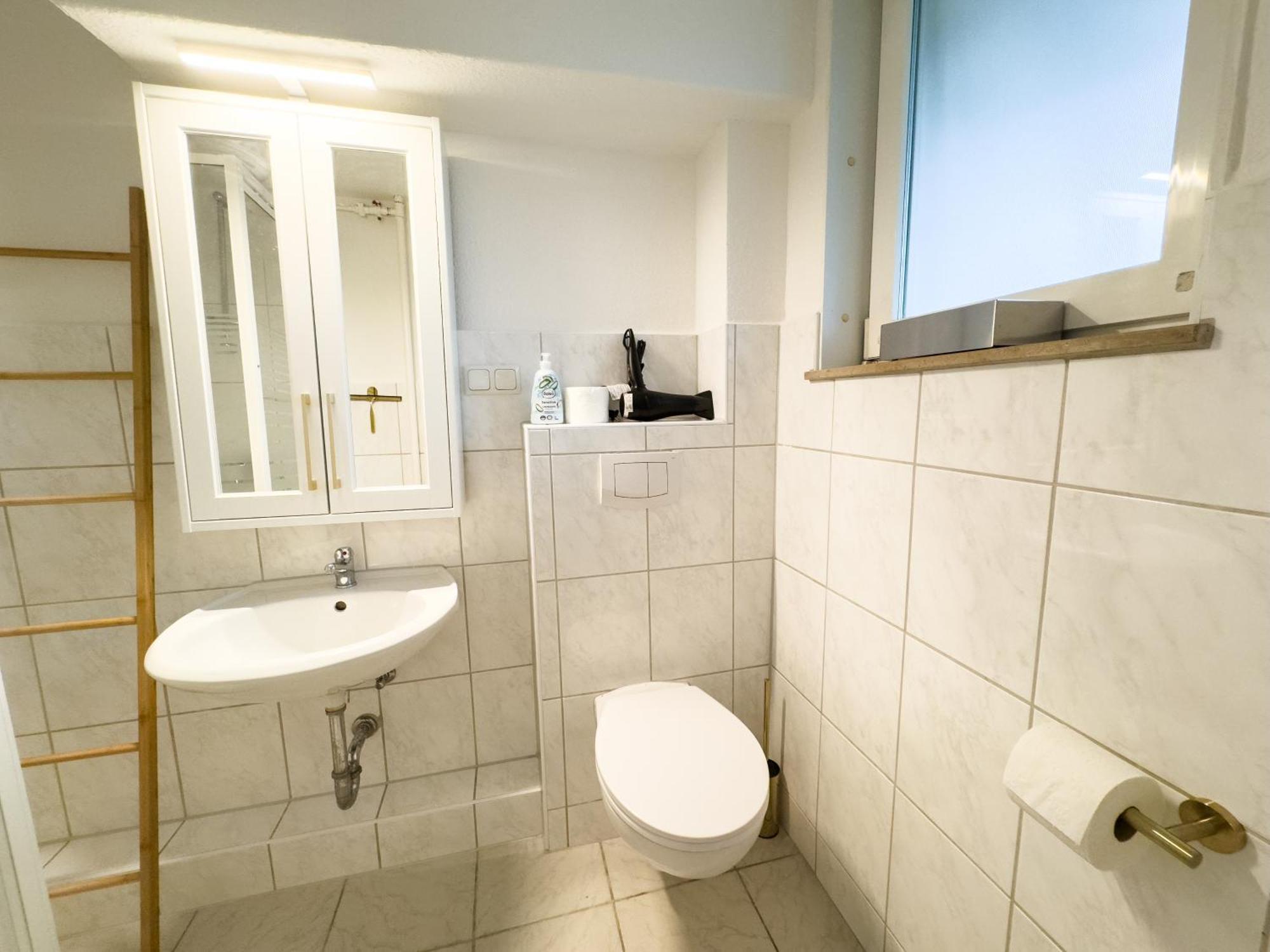 Apartment Messewohnung Fuer 4 Gaeste Mit Kostenlosem Parkplatz